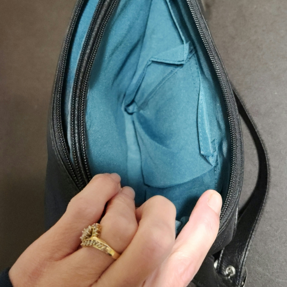 Stone & Co black genuine leather shoulder bag - Picture 5 of 10